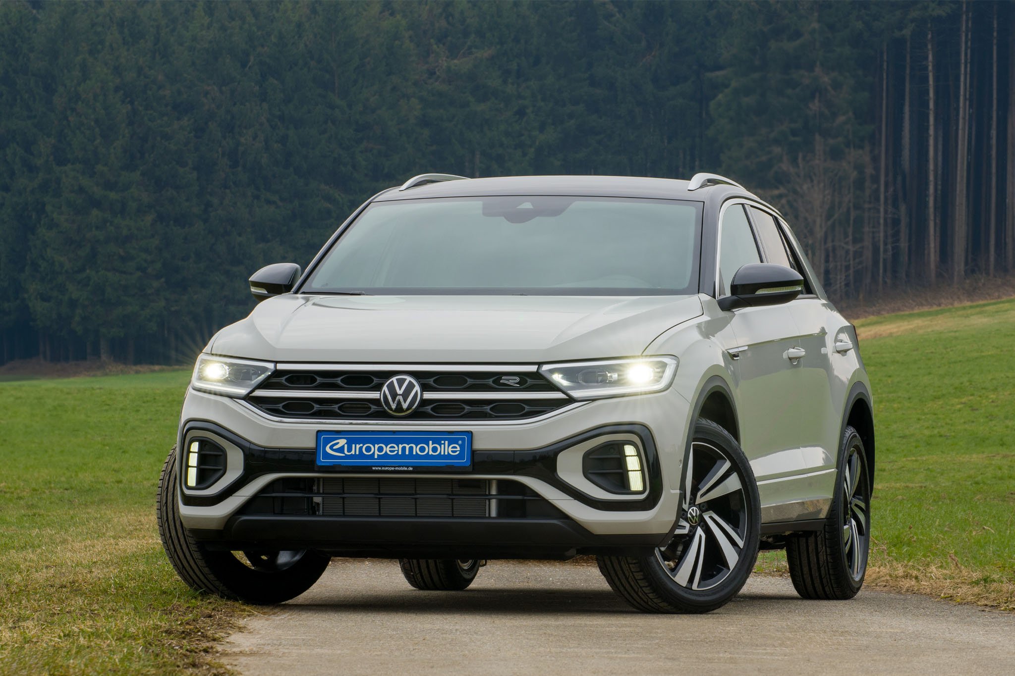 vw t-roc r-line front